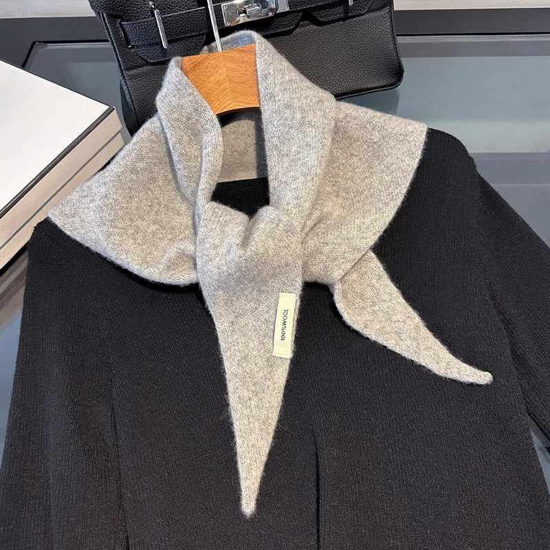 La Mini-écharpe Triangle 100% Laine