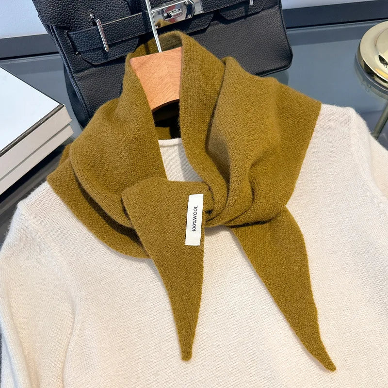 La Mini-écharpe Triangle 100% Laine